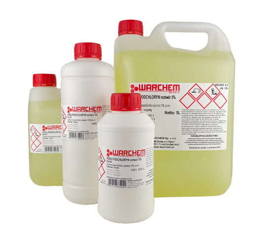 Flüssige Natriumhypochlorit-Lösung 5 % in 500 ml Flasche von WARCHEM, klare chemische Lösung auf weißem Hintergrund