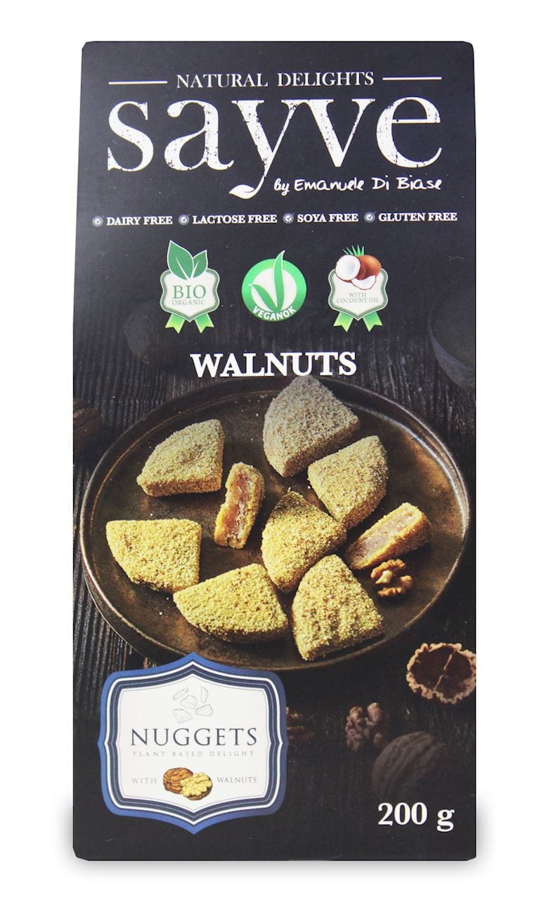 Vegane Kichererbsen-Walnuss-Nuggets von SAYVE, glutenfrei, laktosefrei und bio, auf einem Teller serviert.