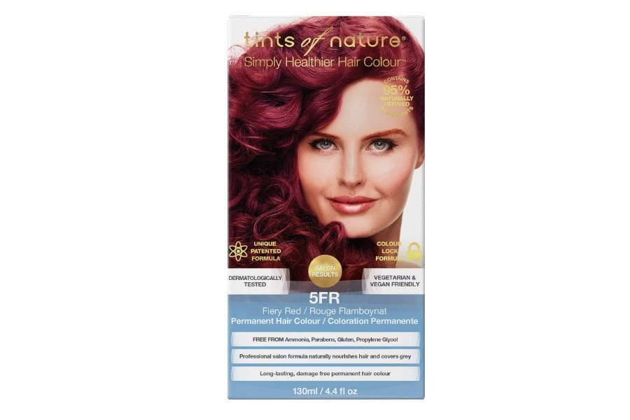 Natürliche Haarfarbe 5fr Feuerrot von TINTS OF NATURE, glänzendes rotes Haar, Detailaufnahme der Haarfarbe und Textur.
