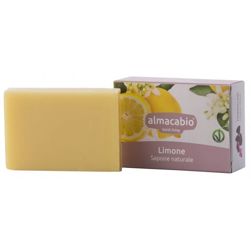 Zitronenwürfelseife von ALMACABIO in 100 g, mit frischem Zitronenduft und handgefertigten Seifenwürfeln auf einem weißen Hintergrund.