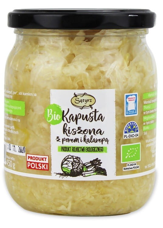 Bio Sauerkraut mit Lauch und Kohlrabi von SĄTYRZ in 450 g, zeigt das fermentierte Gemüse in einem Glas.