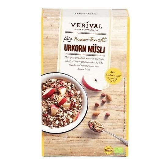 Müsli mit Nüssen und Früchten von VERIVAL, 325 g, in einer offenen Schüssel, mit frischen Früchten und Nüssen.