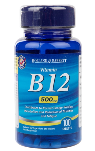 Vitamin B12 500 mcg Cyanocobalamin Tabletten von HOLLAND & BARRETT, sichtbare Packung mit 100 Tabletten.