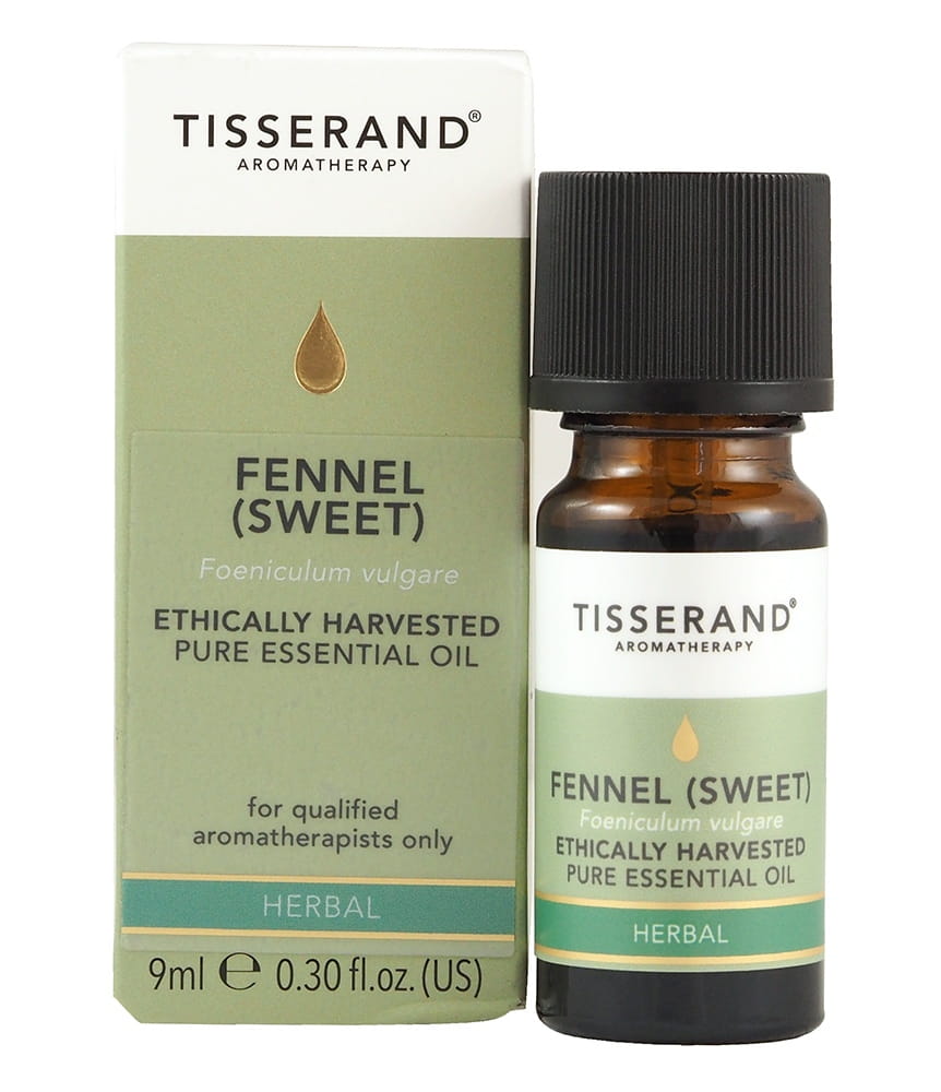 Ethisch geerntetes süßes Fenchelöl in 9 ml Flasche von TISSERAND AROMATHERAPY, zeigt die Flasche vor einem natürlichen Hintergrund