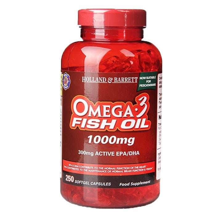 Holland & Barrett Omega 3 Fischöl Kapseln, 1000 mg, 250 Stück in einer transparenten Flasche, Nahaufnahme.