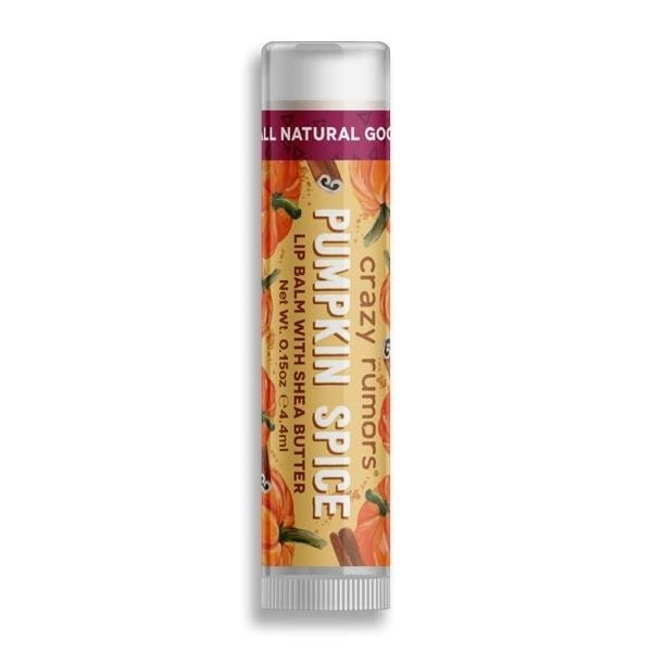 Natürliches Kürbisgewürz Lippenbalsam von CRAZY RUMORS, zeigt den Balsam in seiner Verpackung mit Kürbis- und Gewürz-Designs.