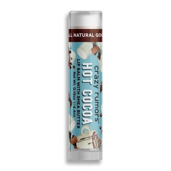Natürlich heißer Cocoa Crazy Rumors Lippenbalsam in einer Verpackung, pflegt und spendet Feuchtigkeit für die Lippen.
