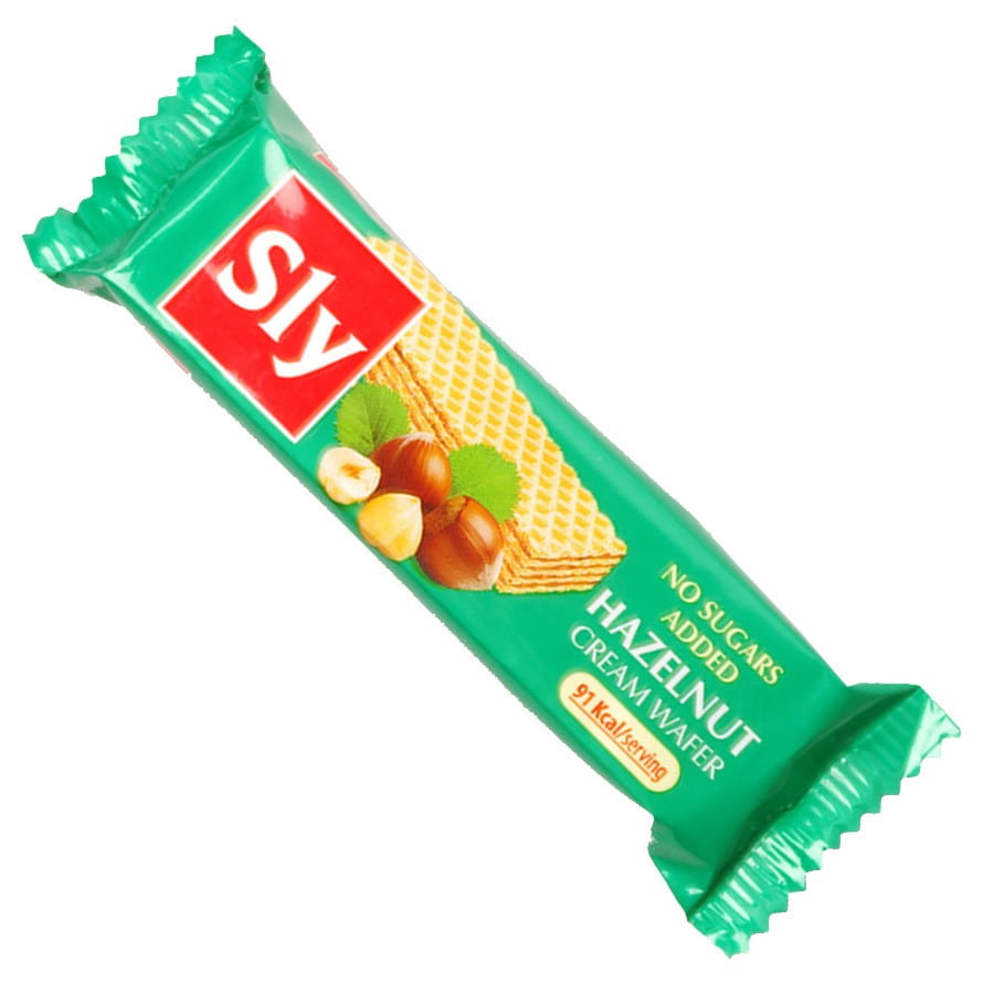 Waffel mit Haselnusscreme ohne Zuckerzusatz, 20g, von SLY NUTRITIA, zeigt die knusprige Waffel mit cremiger Haselnussfüllung