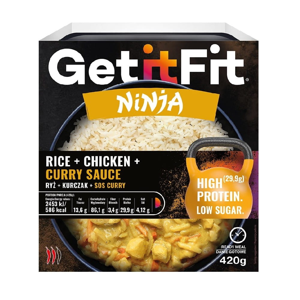Reis mit Huhn und Currysauce auf einem Teller, JOYFOOD, 420 g, appetitliches Gericht mit goldener Currysauce und frischem Reis
