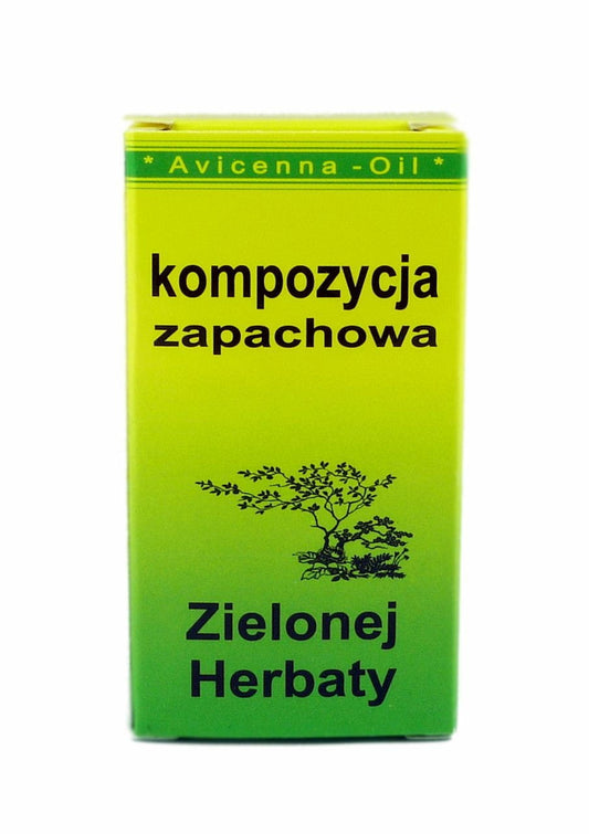 Aromatischer grüner Tee Öl von AVICENNA, 7 ml Flasche mit grünen Teeblättern und Tropfen auf weißem Hintergrund
