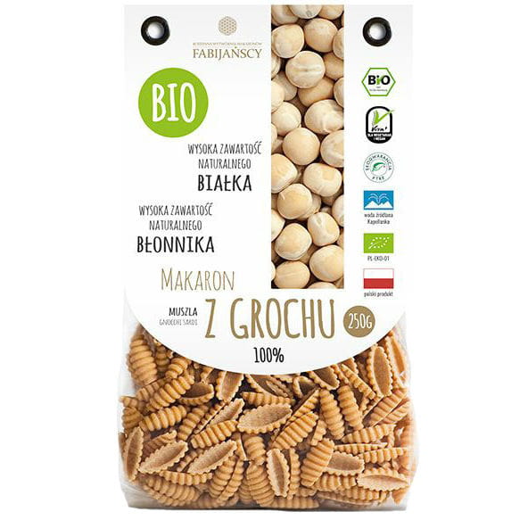 Vollkorn-Erbsen-Gnocchi in einer Schale, bio, von FABIJAŃSCY, 250 g, auf weißem Hintergrund.