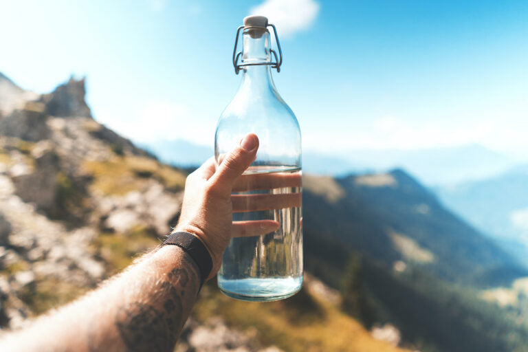 Kann man zu viel Wasser trinken?