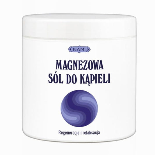 Nami Magnesium Badesalz in 900 g Verpackung, grobes Meersalz mit Magnesium für entspannendes Bad, auf weißem Hintergrund.