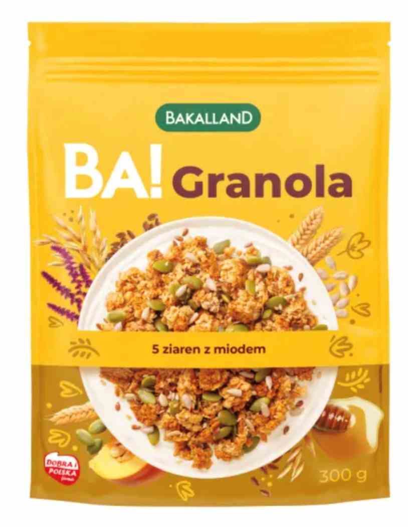 Bakalland BA! Granola 5 Körner mit Honig in einer Schale, Nahaufnahme der knusprigen Frühstücks-Mischung.