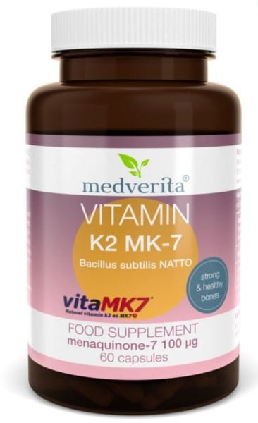 Medverita Vitamin K2 MK7 100ug Kapseln, Nahrungsergänzungsmittel, Nahaufnahme der Verpackung und Kapseln