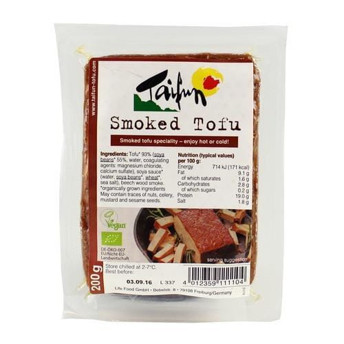 Bio Räuchertofu von TAIFUN in 200 g Packung, cremige Textur und rauchiger Geschmack, ideal für vegetarische Gerichte.