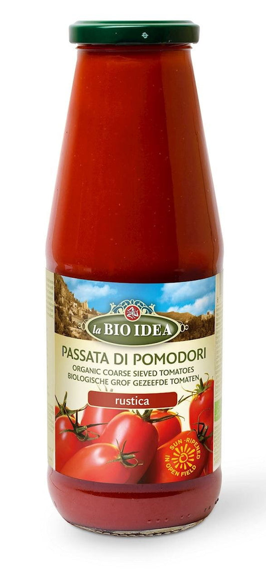 Passata Rustica Tomatenpassata von LA BIO IDEA, bio, 680 g, frische Tomaten in einer Glasflasche.