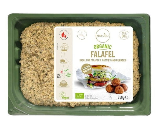 Bio-Falafel von NATURLI, 350 g, frisch zubereitet, golden gebraten, mit Sesam bestreut, auf einem Teller serviert