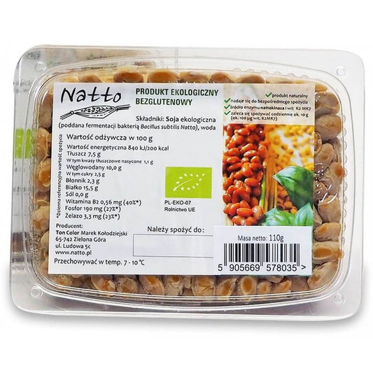 Bio fermentierte Sojabohnen NATTO in 110 g Verpackung, glitschige, braune Sojabohnen mit klebriger Textur.