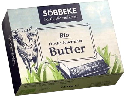 Gewürfelte Bio-Butter mit 82% Fett, 250 g, von SOBBEKE, in einem Frischhaltebeutel, cremige Textur, nahe Blick.