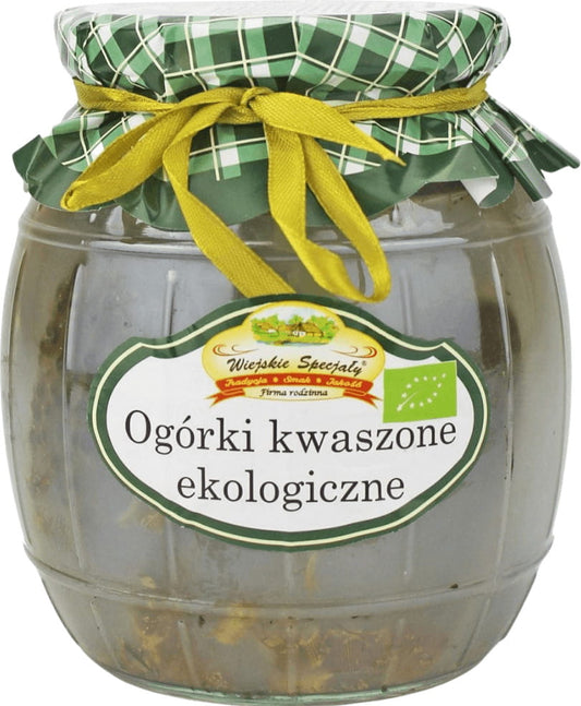 Eingelegte Bio-Gurken von WIEJSKIE SPECJAŁY in einem 750 g Glas, frisch und knackig, ländliche Spezialität, sichtbar im Glas