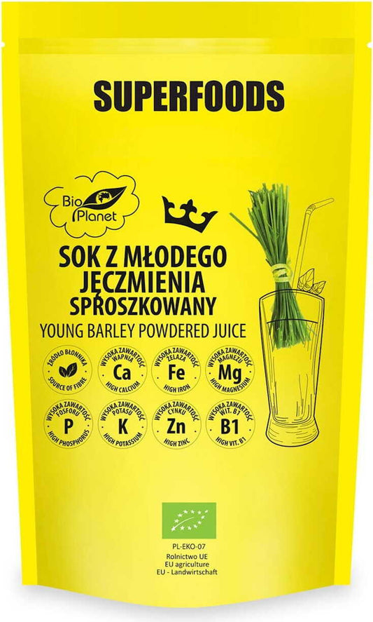Pulverisierter junger Gerstensaft BIO von BIO PLANET, 150 g, in einer offenen Dose auf weißem Hintergrund.