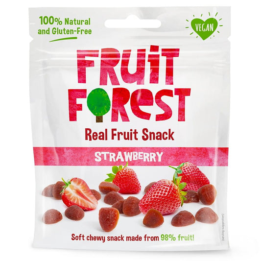 Fruchtbällchen mit Erdbeere von FRUIT FOREST, 30g, Nahaufnahme der roten Fruchtgummibällchen auf weißem Hintergrund