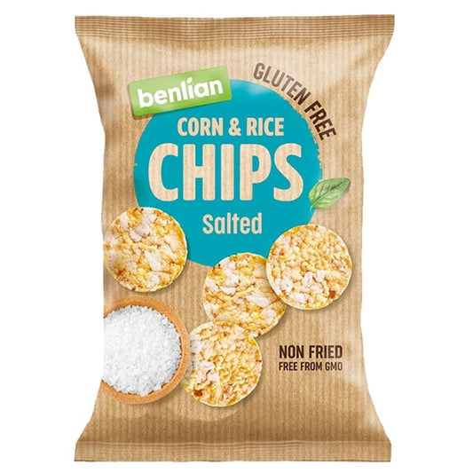 Knackige Mais- und Reischips mit Meersalz von BENLIAN, 50g, leicht gebräunt und knusprig auf einem weißen Teller.