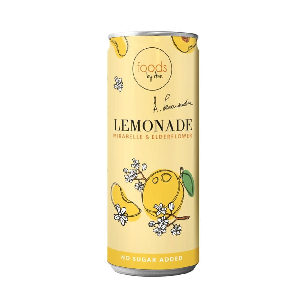 Flasche mit 250 ml Mirabellenlimonade und Holunderblüte von FOODS BY ANN, erfrischendes Getränk mit blassgelber Farbe