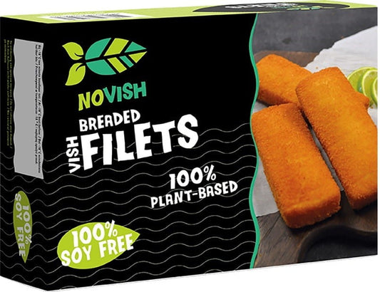 Panierte pflanzliche Fischalternative von Novish, 240g, mit goldener Kruste und Fischfilet-Optik auf einem Teller.