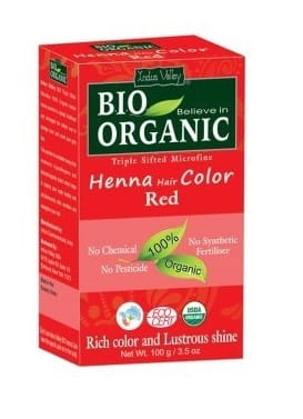 Bio rotes Henna von INDUS VALLEY in 100g Packung, zeigt das natürliche, rote Henna-Pulver für Haarfärbung und Hautpflege