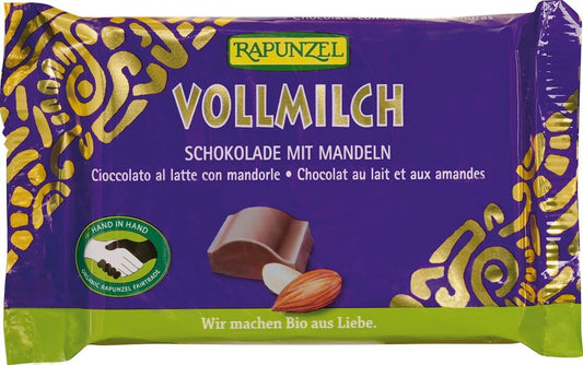 Bio Milchschokolade mit Mandeln von RAPUNZEL, 100 g, zeigt die Schokolade mit ganzen Mandeln in brauner Verpackung