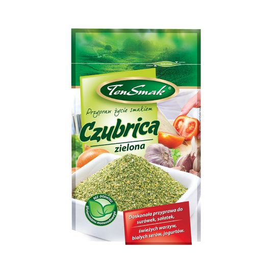 Frische grüne Czubrica mit 20 g von Ten Smak, getrocknete Kräuter für würzige Gerichte, in einer transparenten Verpackung.